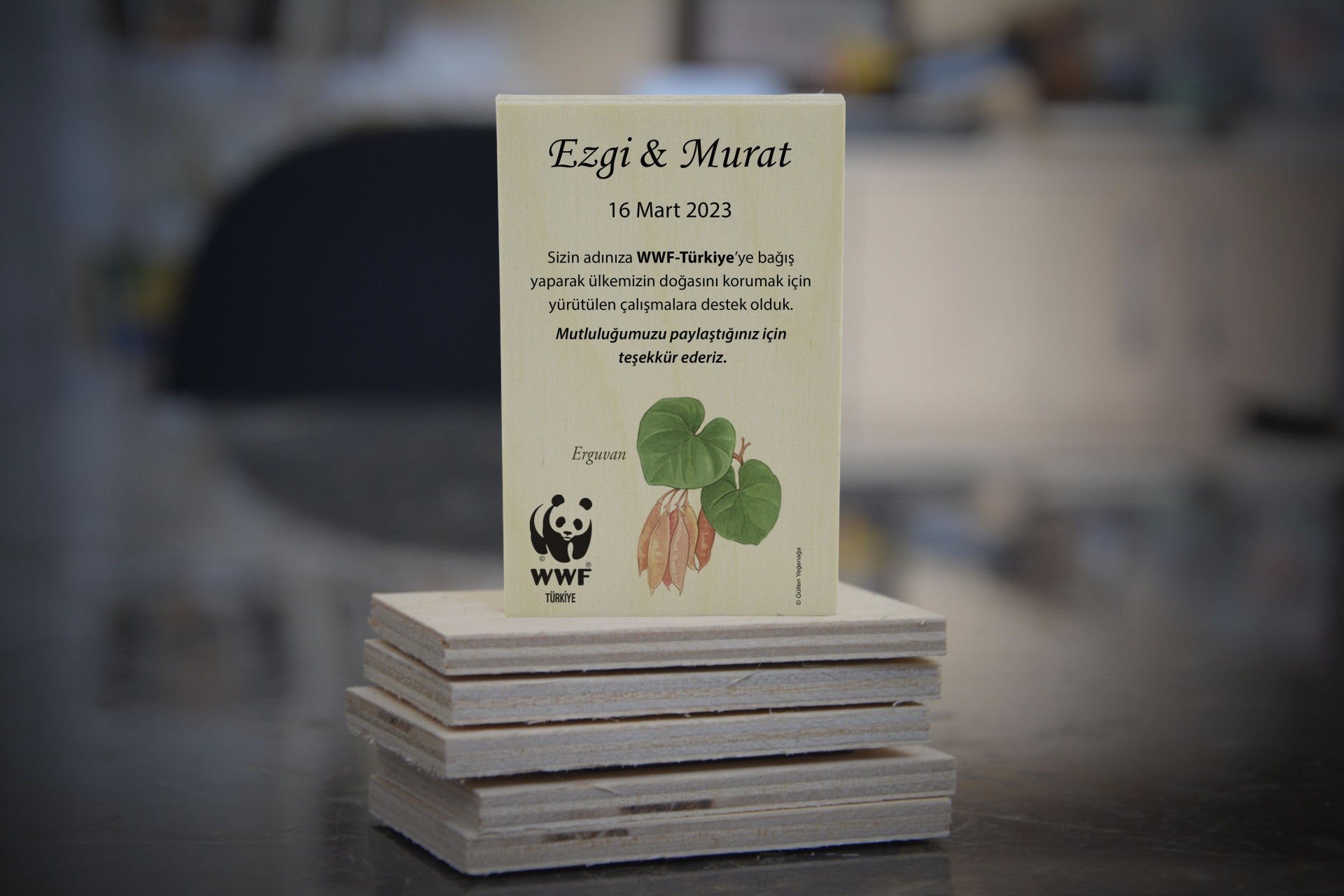 Erguvan Yaprağı Temalı Ahşap Magnet