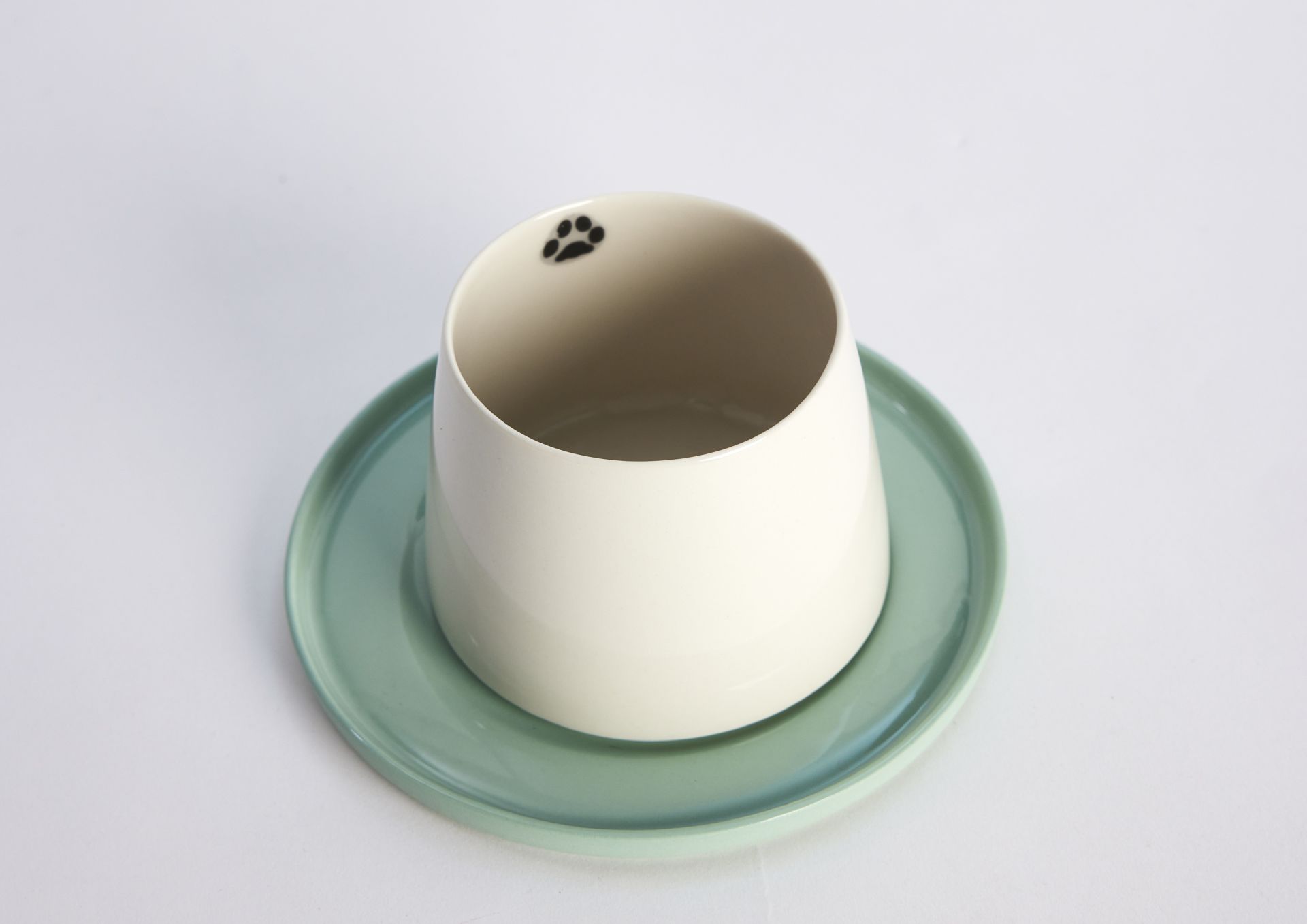 El Boyama Porselen Fincan – Saz Kedisi İzleri